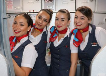 Corendon Airlines deneyimli ve deneyimsiz kabin görevlisi arıyor