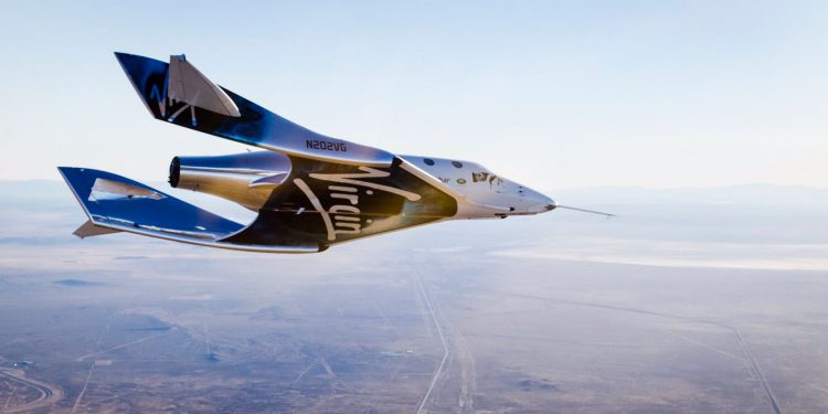 Virgin Galactic uzay uçuşu testtini geçti