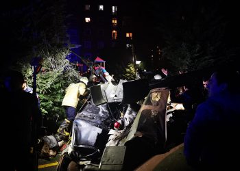 İstanbul Çekmeköy’de site içerisine askeri helikopter düştü, 4 şehit