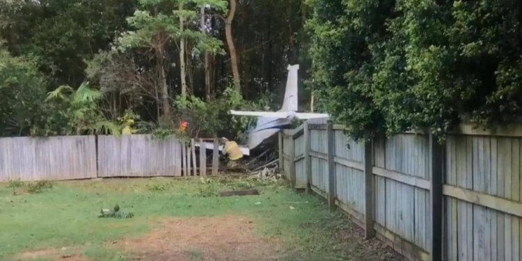 Avustralya’da düşen küçük uçağın pilotu yaralı kurtuldu