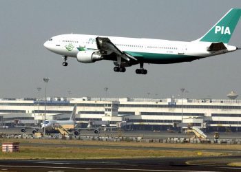 Pakistan hava sahası uçuşlara geçici olarak açılıyor