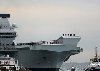 İngiliz uçak gemisi Pasifik’te İngiliz ve ABD F-35’lerini taşıyacak