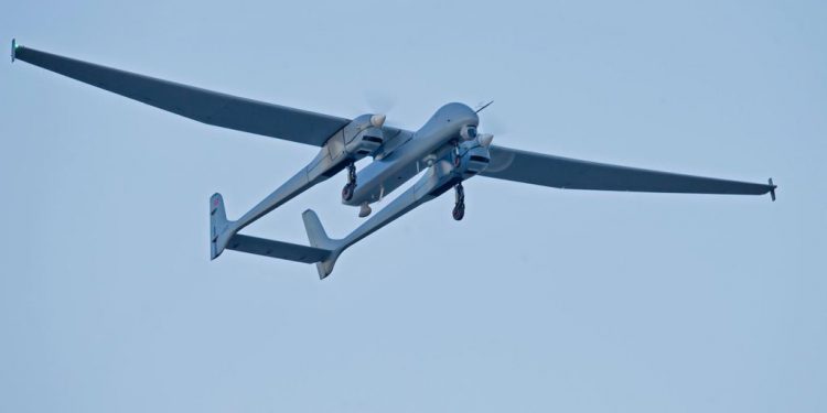 Çift motorlu yerli İHA AKSUNGUR gökyüzünde