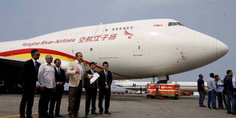 Jumbo jet yardımları Venezuela’ya taşıdı