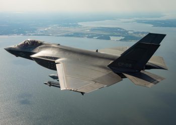 Japon F-35 radarda kayboldu