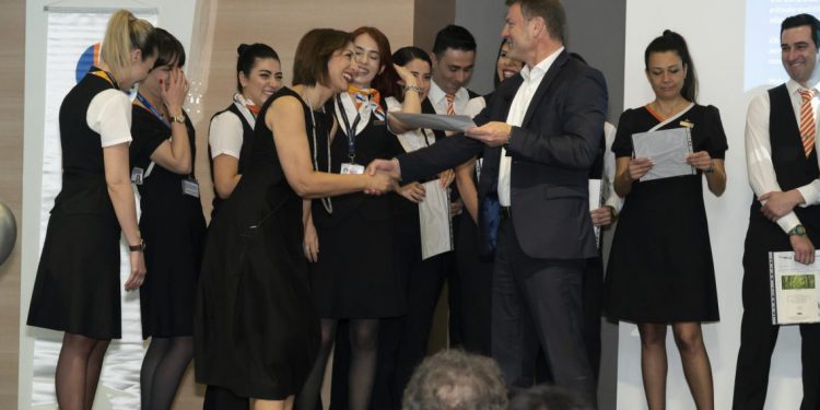 SunExpress, başarılı personellerini ödüllendirdi