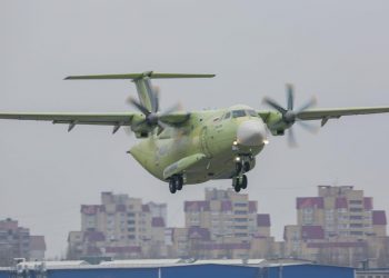 Rus askeri nakliye uçağı gökyüzüyle buluştu