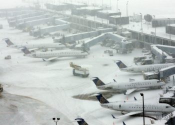 Yoğun kar seferleri iptal etti