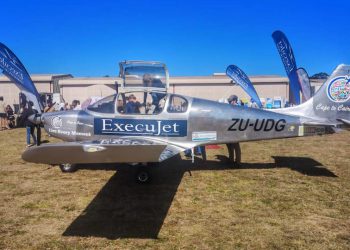 Öğrencilerin ürettiği uçak ilk uçuşunu yaptı