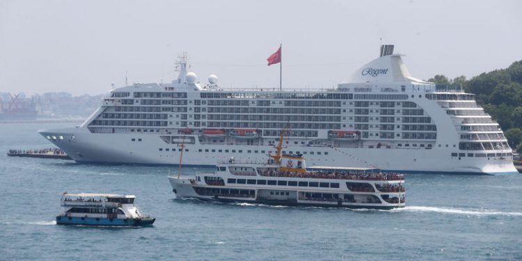 İstanbul’a 4 yıl sonra kruvaziyer gemisi