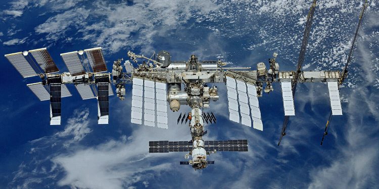 NASA, uzaya turist taşıyacak