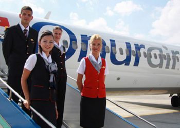 Onur Air kabin memuru arıyor