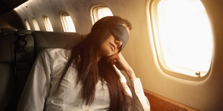 Uçakta iyi uyumanın yolları neler?