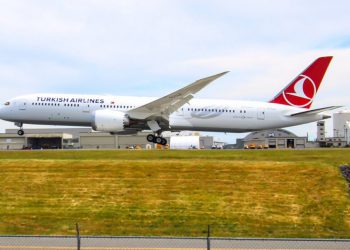 THY’nin 787’si gökyüzü ile buluştu