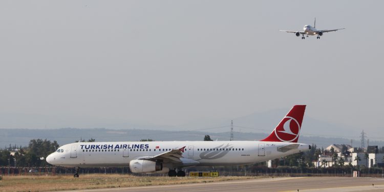 Antalya Havalimanı apronundan bir kare