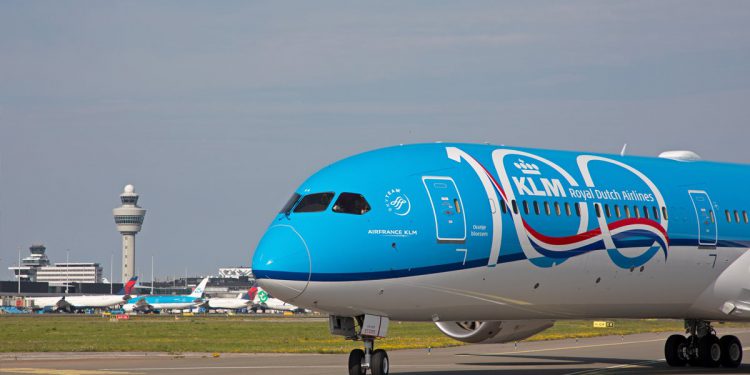 KLM’in 100’ncü yıla özel boyamalı 787-10’u