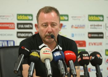 Beşiktaşlı pilottan Sergen Yalçın’a jest!