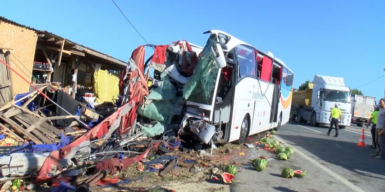 Havaist kazasında THY kabin memuru hayatını kaybetti