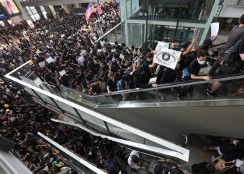 Tüm uçuşlar iptal edildi