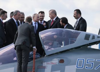 Erdoğan, Putin’le birlikte Su-57’yi inceledi
