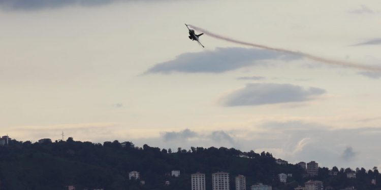 SOLOTÜRK’ten Rize’de nefes kesen gösteri