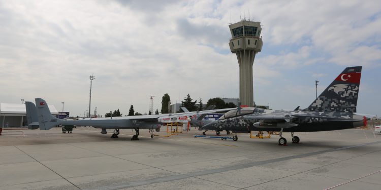 Milli Muharip Uçak Teknofest’teki yerini aldı