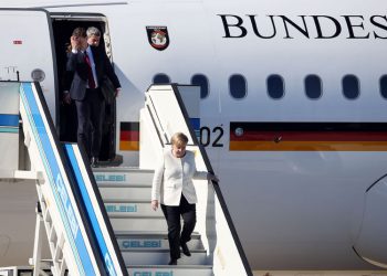 Almanya’da “iki ayrı uçak” krize neden oldu