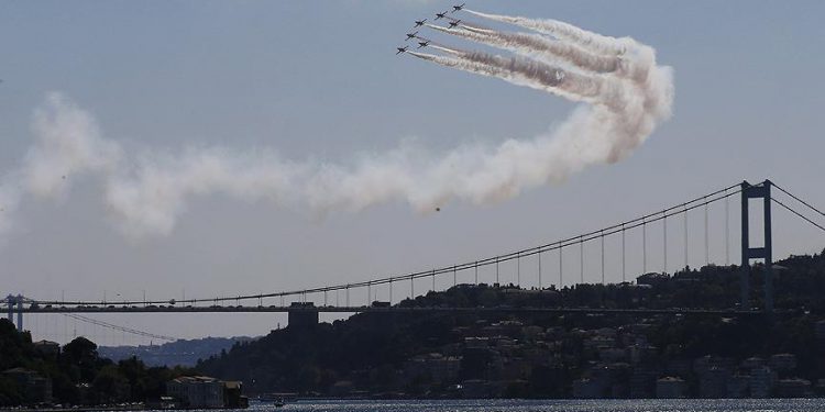 Türk Yıldızları bugün İstanbul’da uçacak