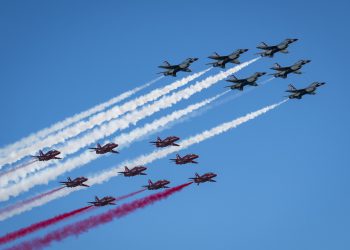 Thunderbirds ve Red Arrow Kaliforniya’da beraber uçtu