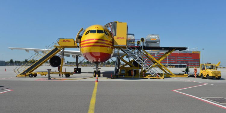 DHL 50. yaşını kutluyor