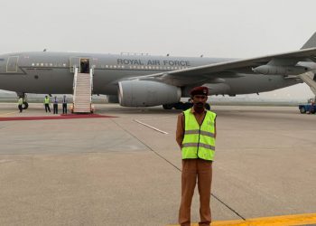 Prens William’ın uçağı iniş yapamadı!