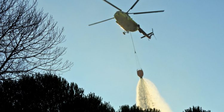Yangın helikopterlerine pilot alınacak!