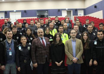 İstanbul Havalimanı’nda sigarayı bırakan polislere çeyrek altın