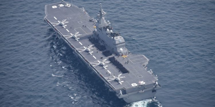Uçak gemileri gözden çıkarmak için çok mu büyük?