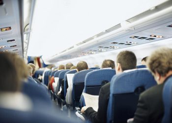 Tecrübeli yolcular koridorda uçuyor