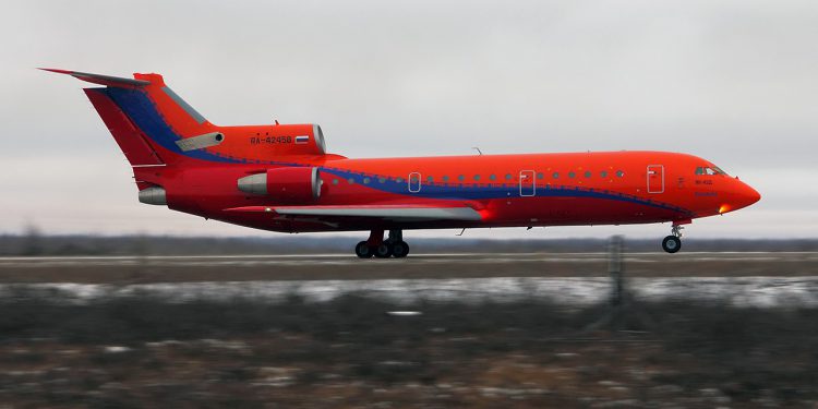 Motoru arıza yaptı, havalimanına geri döndü