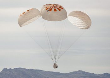 Crew Dragon’dan başarılı paraşüt testi