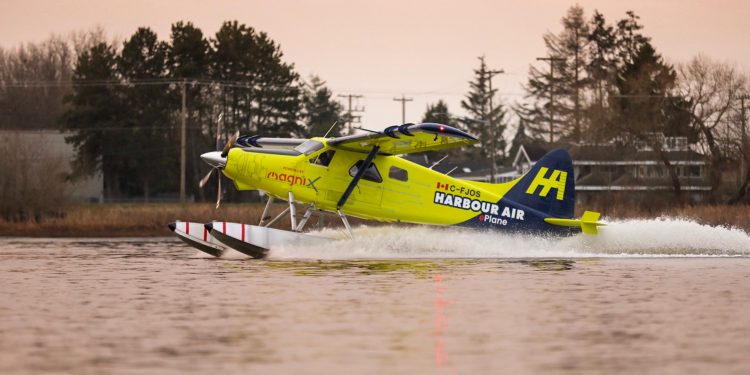 Elektrikli yolcu uçağından tarihi uçuş