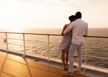 Gemi ile sıra dışı bir balayına ne dersiniz?