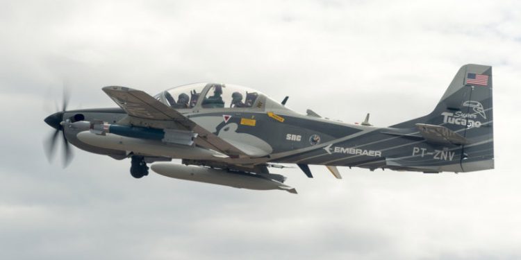Özmen çifti, USAF’la A-29 Super Tucano için sözleşme imzaladı