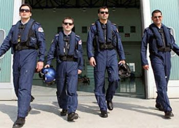 Emniyet uçak pilotu almak için ilan verdi