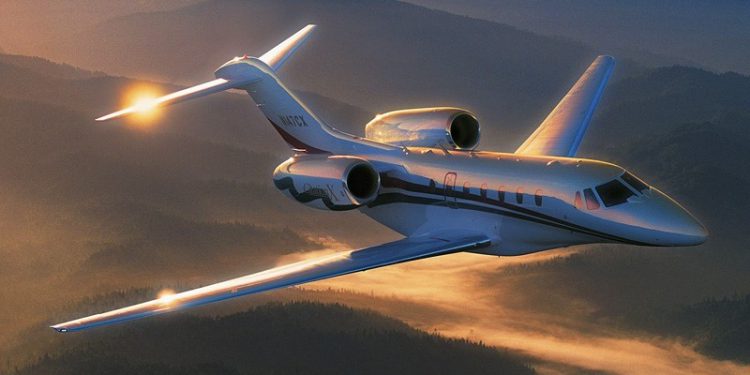 Özel jetlere de uçuş yasağı