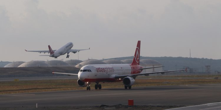 Avusturyalı pilottan koronavirüs mesajı