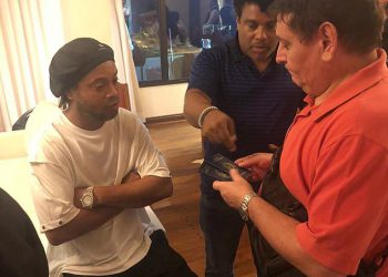 Ronaldinho sahte pasaport nedeniyle sorun yaşadı