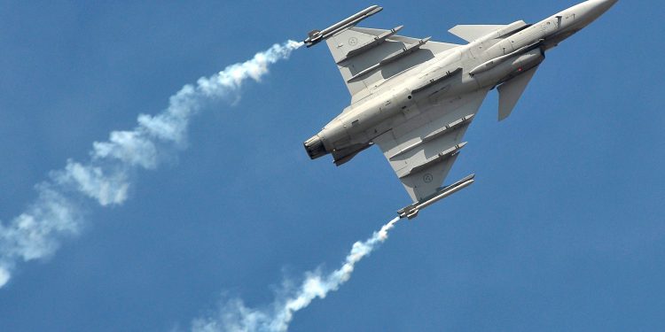 Gripen F savaş uçağında önemli gelişme