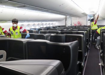 THY uçaklarını Singapur’da da dezenfekte ediyor