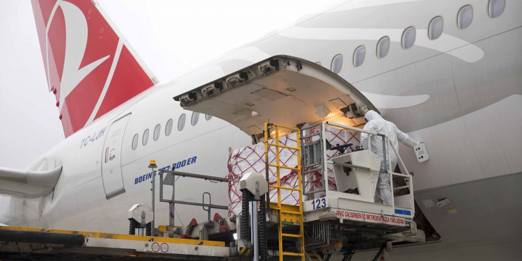 THY yolcu uçaklarıyla 5 bin ton kargo taşıdı