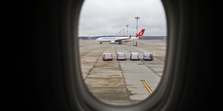 THY yolcu uçaklarıyla 5 bin ton kargo taşıdı