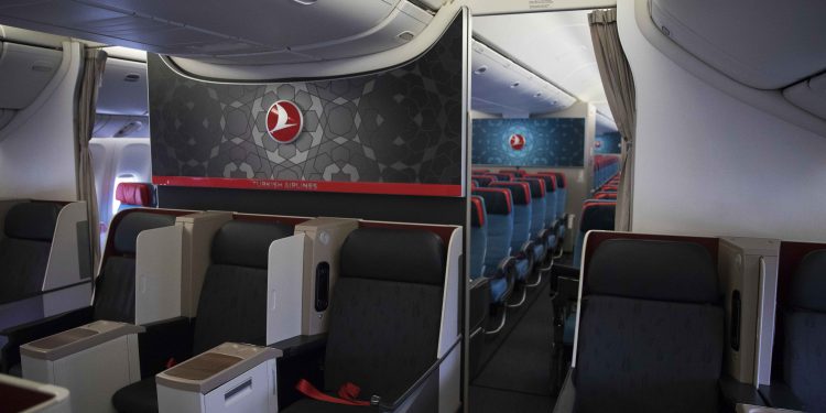 THY yolcu uçaklarıyla 5 bin ton kargo taşıdı