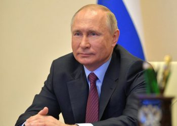 Putin: İnsanlı uzay programları önceliğimiz